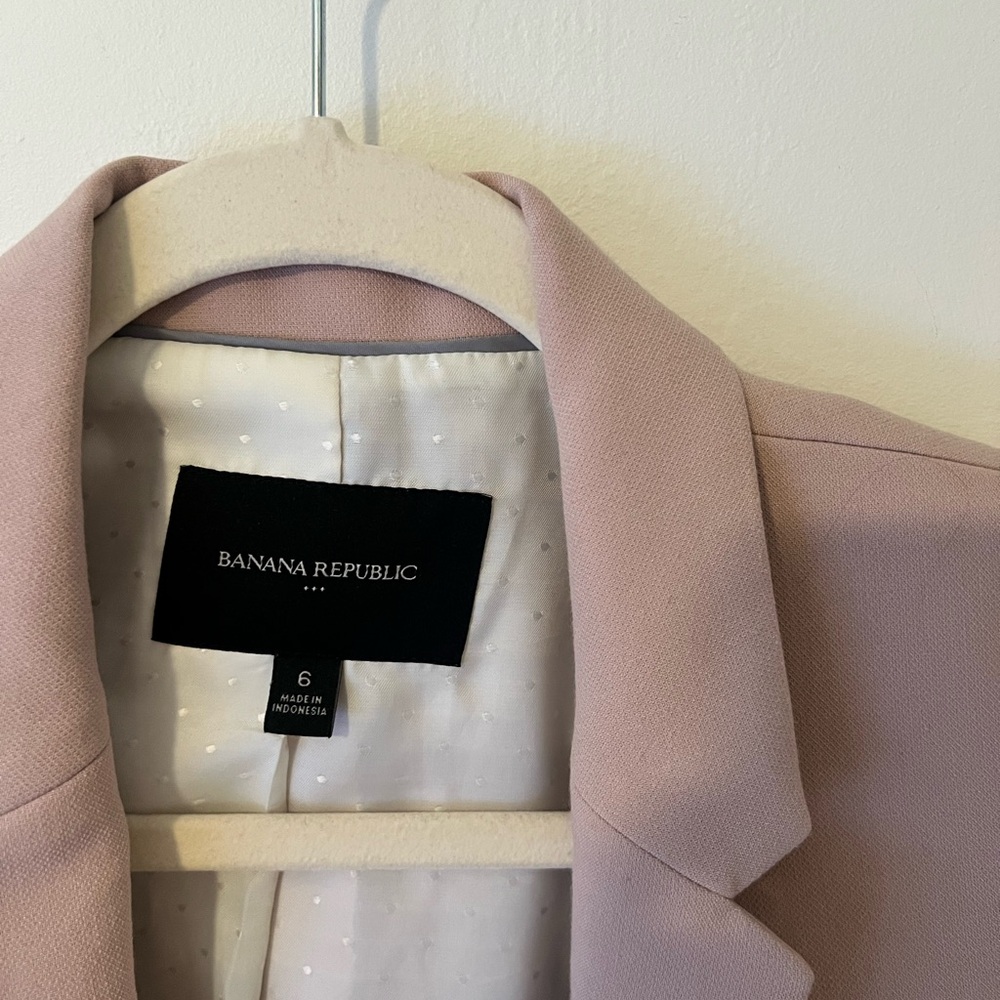 Banana Republic Pink Blazer - Picture 2 of 4